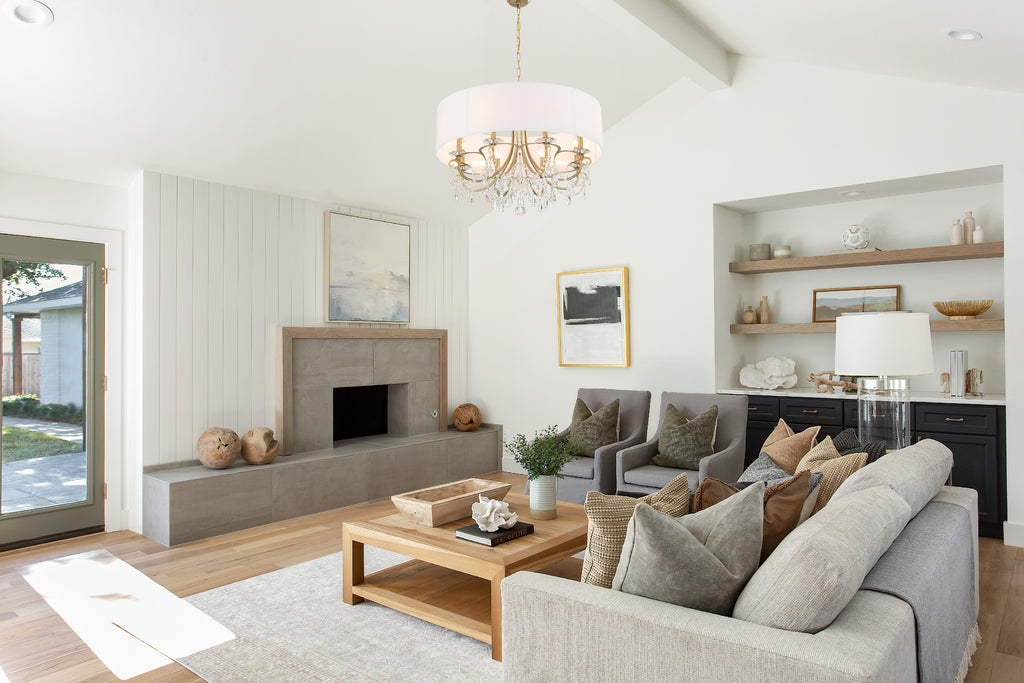 Crystorama Crystorama Othello 8 Light Vibrant Gold Chandelier