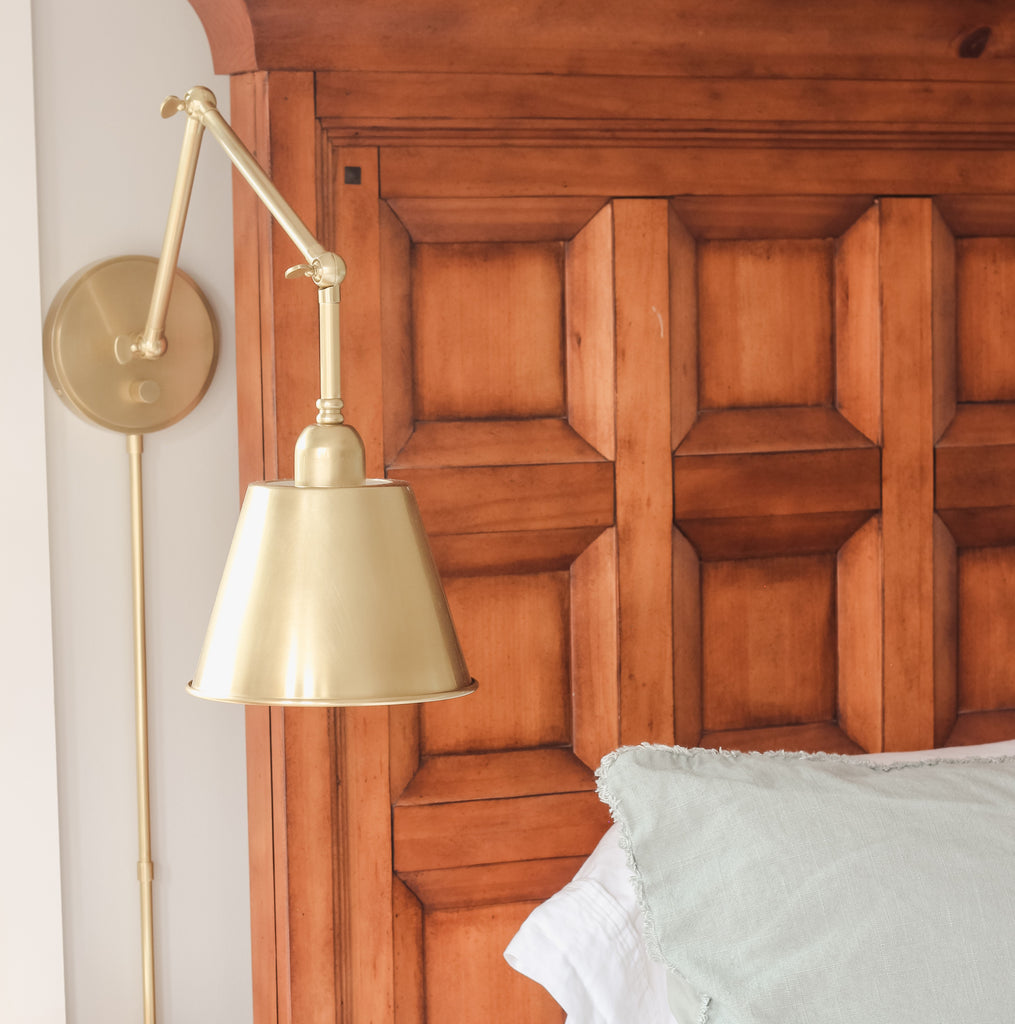 Crystorama Crystorama Mitchell 1 Light Aged Brass Task Sconce