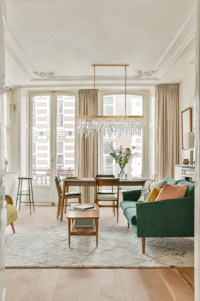 Crystorama Crystorama Winfield 6 Light Antique Gold Chandelier